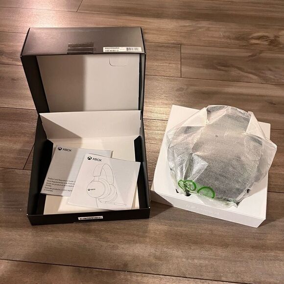 Xbox 20th Black Anniversary Headset‎ - Picture 7 of 10